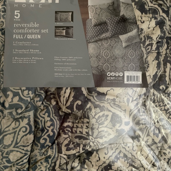 Full/Queen VCNY Home 5 piece reversible comforter set - Picture 8 of 9